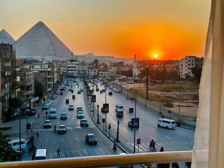Khufu Pyramids View Bed & Breakfast